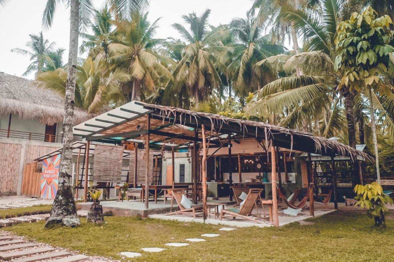 Coco Pod Siargao Hostel Хенерал Луна Екстериор снимка